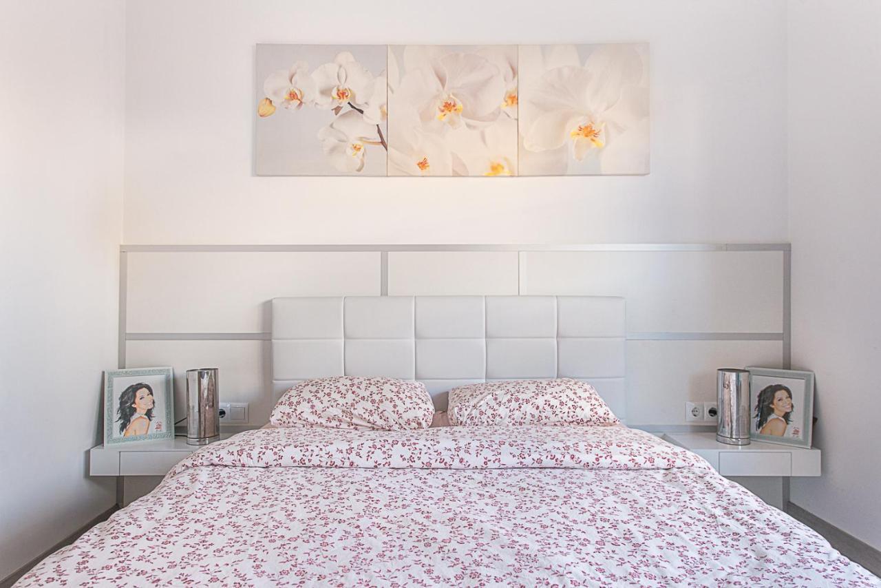Kamelly Hotel Badalona Bagian luar foto