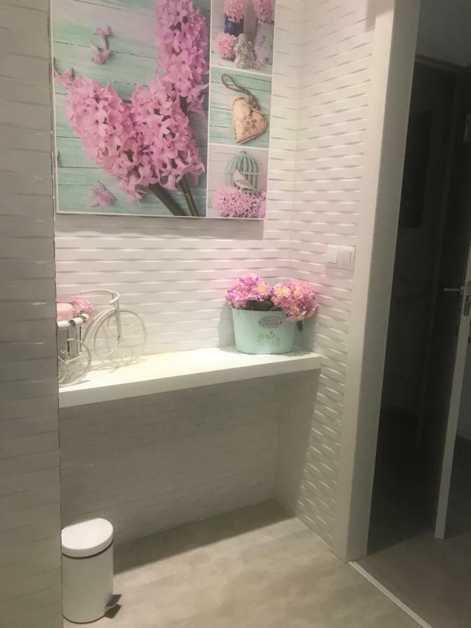 Kamelly Hotel Badalona Bagian luar foto