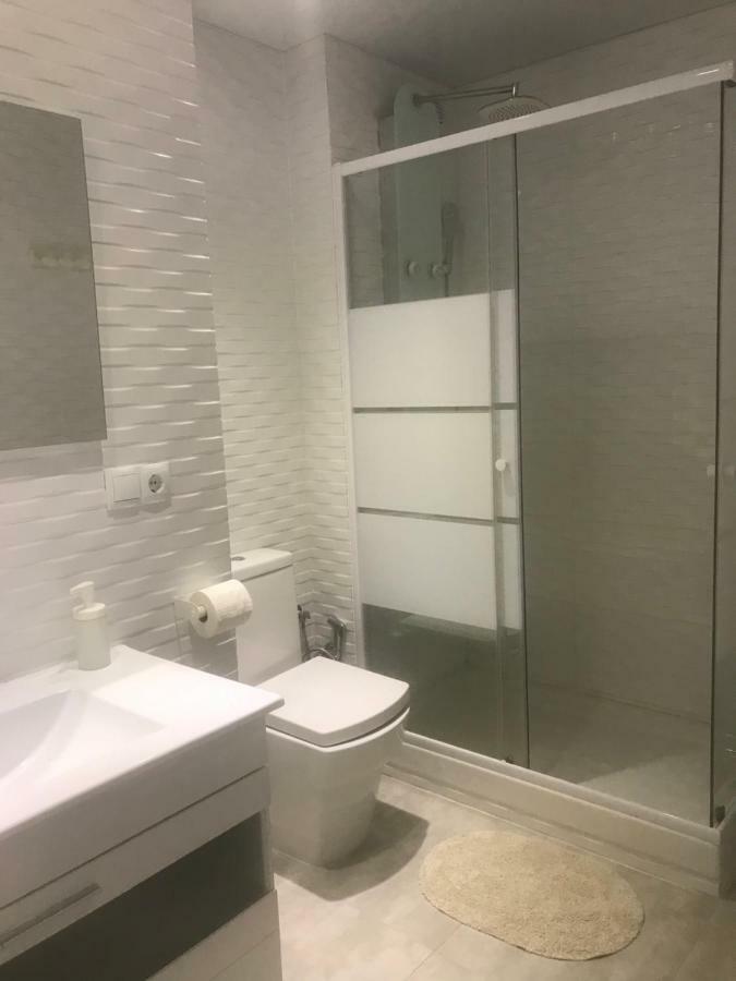 Kamelly Hotel Badalona Bagian luar foto
